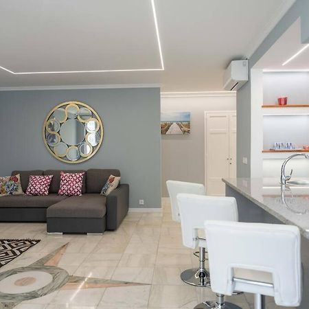 D.Henrique I Apartamento Frente Ao Savoy Palace 丰沙尔 外观 照片